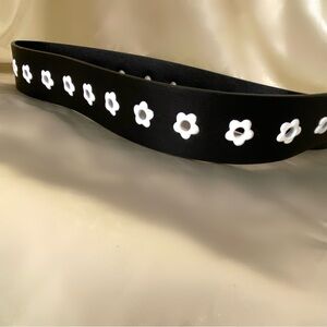 Forever 21 black white flower studded belt new with tags NWT